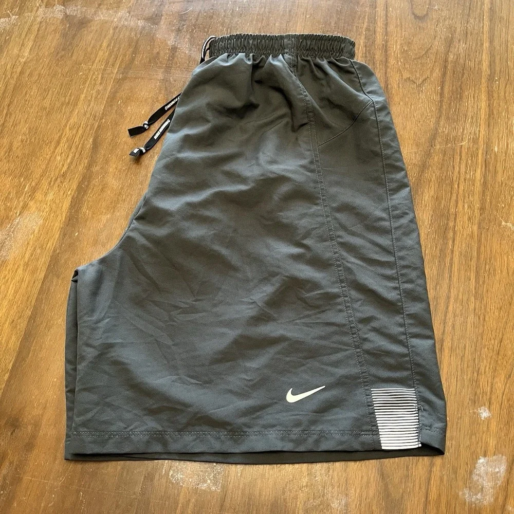 Nike Dri-FIT Challenger Running Shorts Mens M Gray 7